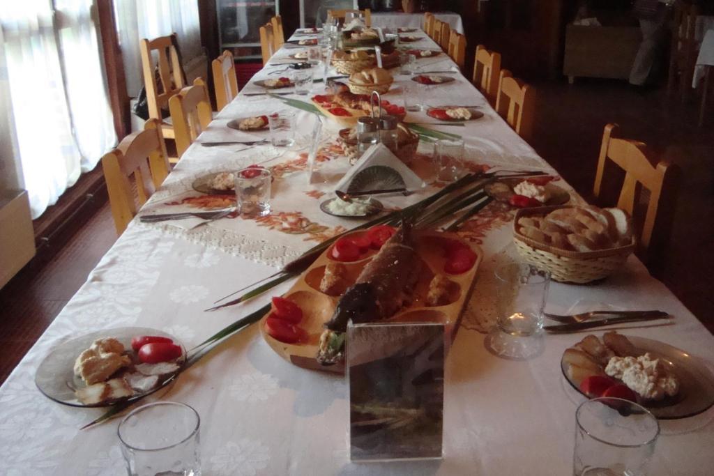Uzlina Casa Dintre Salcii酒店 外观 照片